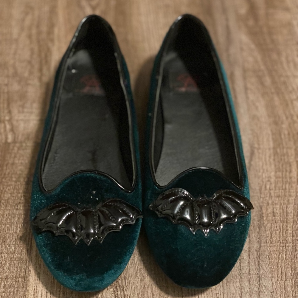 Velvet green Strange Cult Flats